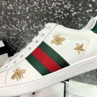 gucci_men_ace_embroidered_sneaker_stars_and_bees_in_white_1_