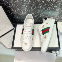gucci_men_ace_embroidered_sneaker_stars_and_bees_in_white_1_
