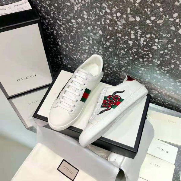 gucci_men_ace_embroidered_sneaker_with_an_embroidered_kingsnake-white_3_