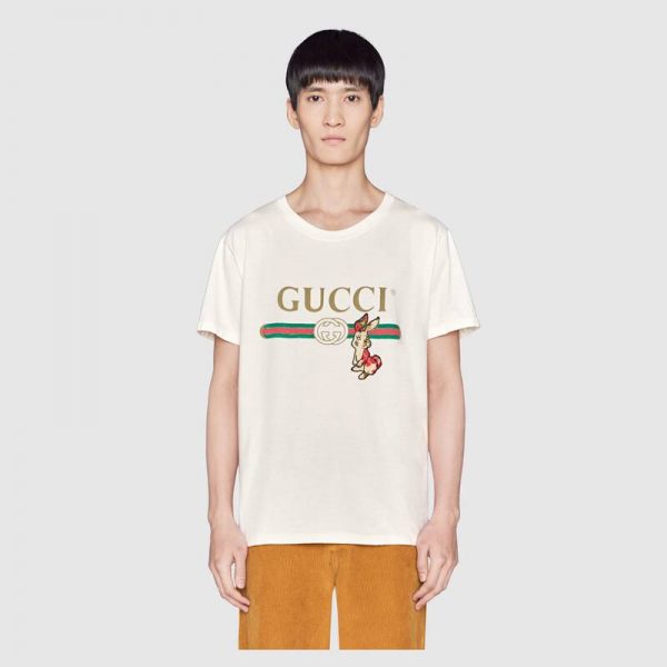 gucci_men_oversize_t-shirt_with_gucci_logo_and_rabbit-beige_5_