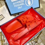 Gucci Men's Rubber GG Slide Sandal-Red – Bild 2