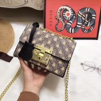 gucci_padlock_small_gg_bees_shoulder_bag_in_gg_supreme_canvas