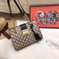 gucci_padlock_small_gg_supreme_canvas_shoulder_bag_with_printed_bees_2_