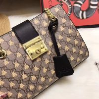 gucci_padlock_small_gg_supreme_canvas_shoulder_bag_with_printed_bees_2_