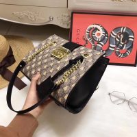 gucci_padlock_small_gg_supreme_canvas_shoulder_bag_with_printed_bees_2_