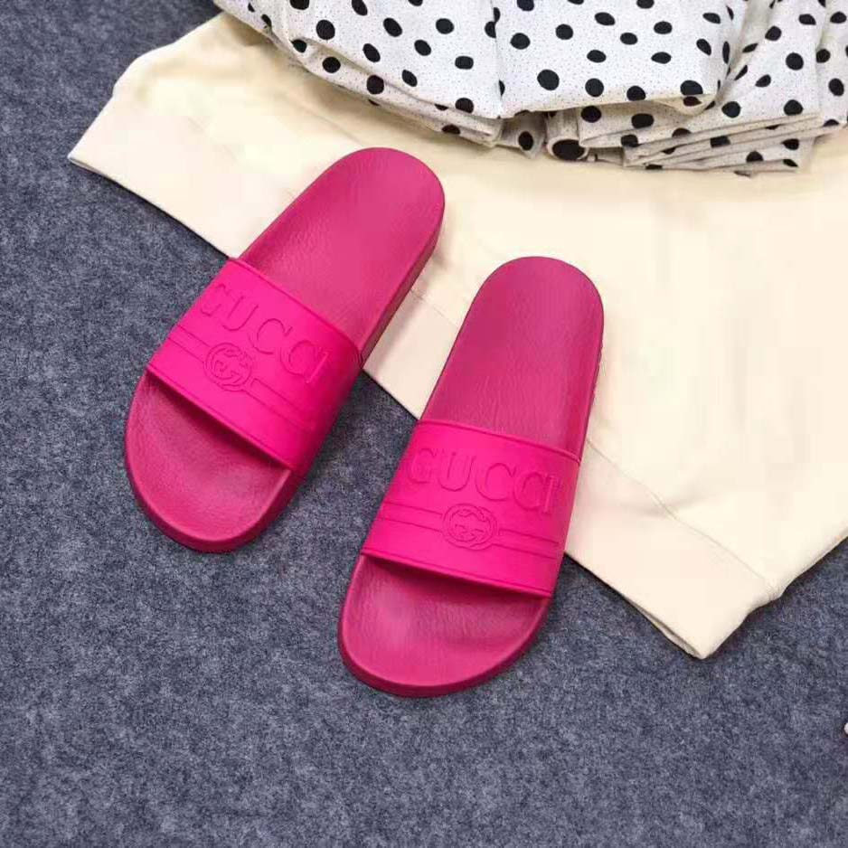 Gucci Unisex Gucci Logo Rubber Slide Sandal-Rose