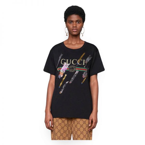 gucci_women_oversize_t-shirt_with_gucci_logo_and_shooting_stars-black_3_