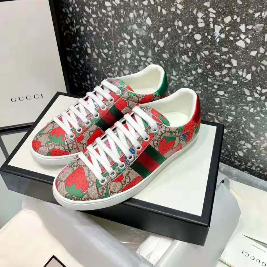 Gucci Women's Ace GG Gucci Strawberry Sneaker in GG Supreme Canvas in ...