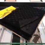Louis Vuitton LV Timeless Stole Scarf in Cashmere – Image 6