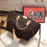 louis_vuitton_lv_turenne_pm_handbag_m48813