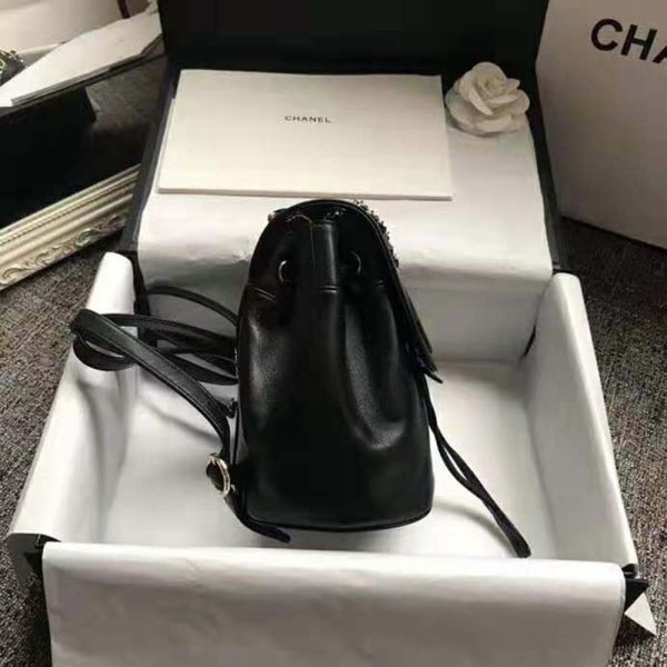 Chanel Women Backpack in Lambskin Leather-Black (5)