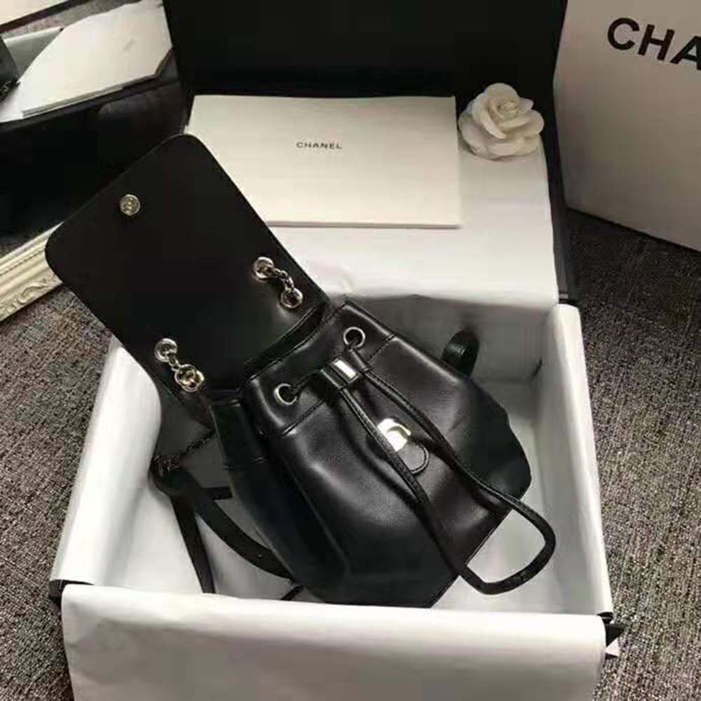 Chanel Women Backpack in Lambskin Leather-Black
