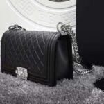 Chanel Women Boy Chanel Handbag in Calfskin Leather-Black – Bild 4