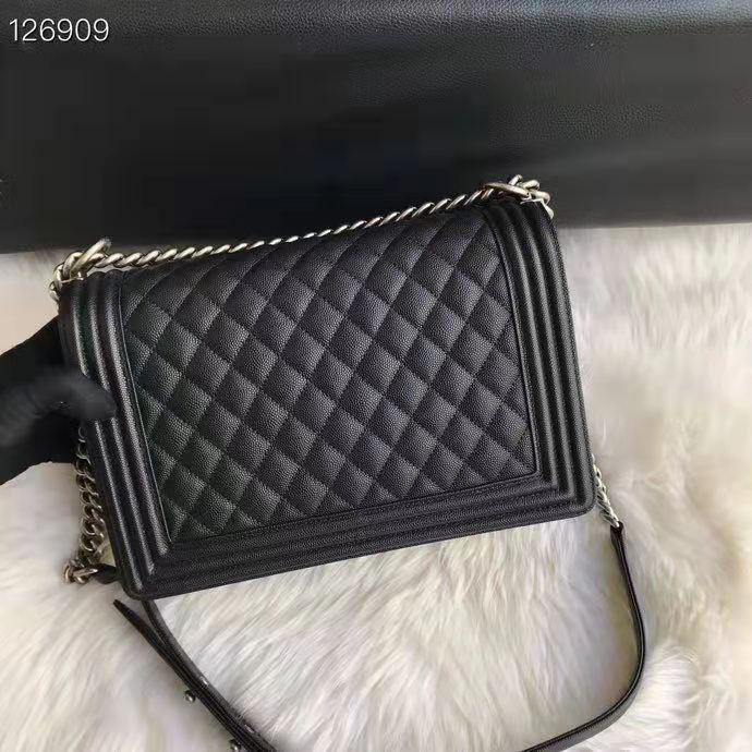 Chanel Boy Large Bag Black Leather ref.843116 - Joli Closet