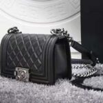 Chanel Women Small Boy Chanel Handbag in Calfskin Leather-Black - Bild 4