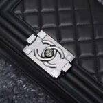 Chanel Women Small Boy Chanel Handbag in Calfskin Leather-Black - Bild 7