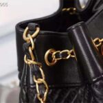 Chanel Women Drawstring Bag in Lambskin Leather-Black - Bild 8