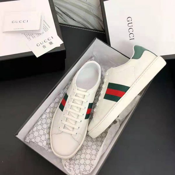Gucci Unisex Ace Leather Sneaker White Leather with Green Crocodile Detail (4)