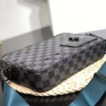 Louis Vuitton LV Men Alpha Messenger in Classic LV Damier Graphite Canvas-Grey - immagine 6