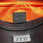 Louis Vuitton LV Men Alpha Messenger in Dark Silver Taurillon Leather-Black - immagine 9