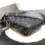 Louis Vuitton LV Men Danube PM in Monogram Shadow Cowhide-Black - immagine 5