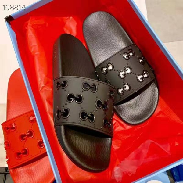 gucci_men_s_rubber_gg_slide_sandal-black_2__1