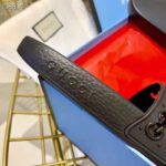 Gucci Men's Rubber GG Slide Sandal-Black – Image 10