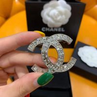 Chanel Women Brooch in Metal & Diamantés-White (1)