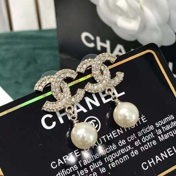 Chanel Women Earrings in Metal Glass Pearls Resin & Diamantés-White (11)