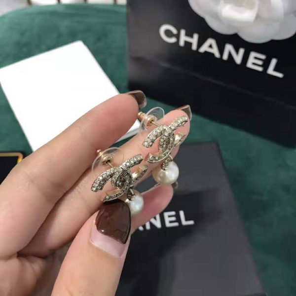 Chanel Women Earrings in Metal Glass Pearls Resin & Diamantés-White (7)