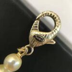 Chanel Women Necklace in Metal Glass Pearls & Diamantés-White - Imagen 7