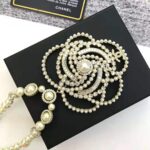 Chanel Women Necklace in Metal Glass Pearls & Diamantés-White - Imagen 3