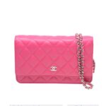 Cartera Chanel para mujer con cadena y solapa en piel de cabra rosa