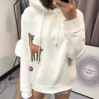 Gucci Unisex Hooded Sweatshirt with Deer Patch in 100% Cotton-White (1)