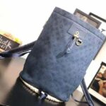 Louis Vuitton LV Men Chalk Backpack in Monogram Denim-Blue – Bild 3
