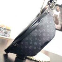 Louis Vuitton LV Men Discovery Bumbag in Monogram Eclipse Canvas-Grey (1)