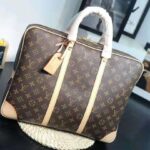 Louis Vuitton LV Men Porte-Documents Voyage in Monogram Canvas-Sandy - immagine 3