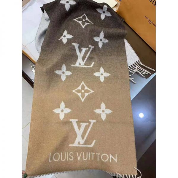 Louis Vuitton LV Unisex Reykjavik Gradient Cashmere Scarf Oversized Monogram Flower Initial pattern-Sandy (10)