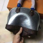 Louis Vuitton LV Women Alma BB Handbag in Metallic Monogram Vernis Patent Leather-Silver - Imagen 4