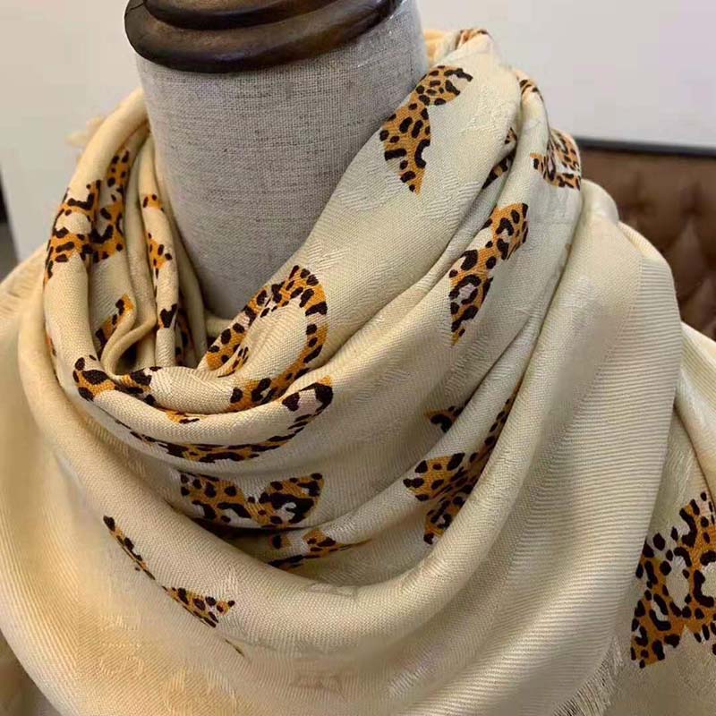 LOUIS VUITTON Monogram Giant Jungle Logomania Scarf M75884 Beige Leopard  MINT