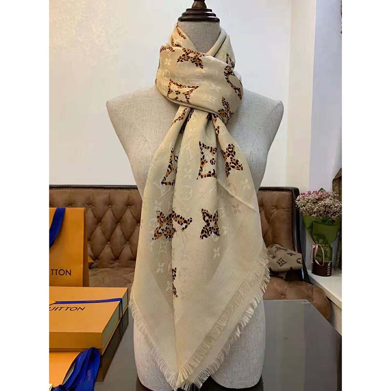 LOUIS VUITTON Wool Silk Monogram Giant Jungle Logomania Shine Scarf Beige  1303991