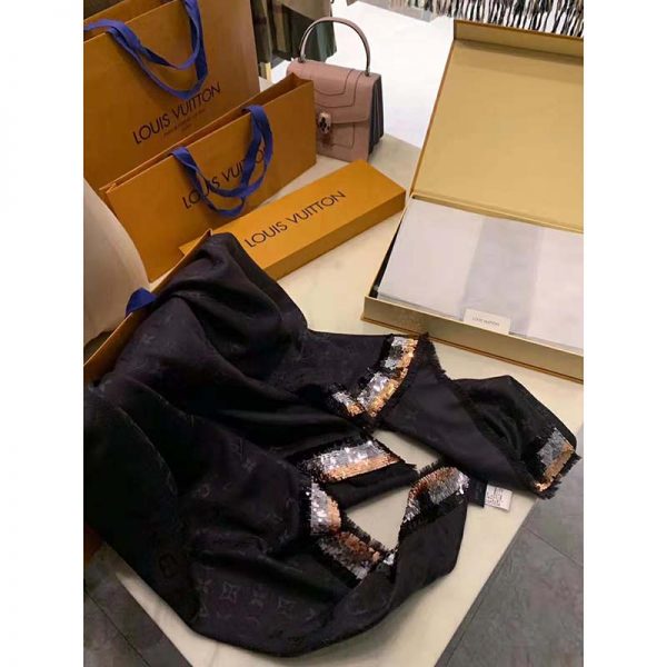 Louis Vuitton LV Women Party Monogram Shawl Triangle Scarf with Luxurious Silk and Wool (2)