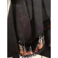 Louis Vuitton LV Women Party Monogram Shawl Triangle Scarf with Luxurious Silk and Wool (1)
