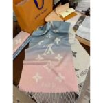 Louis Vuitton LV Women Reykjavik Gradient Cashmere Scarf with Iconic Monogram-Blue - immagine 5