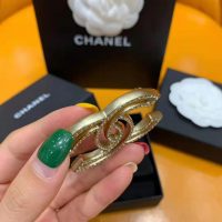 Chanel Women Brooch in Metal & Diamantés-Gold (1)