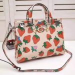 Gucci GG Women Gucci Zumi Strawberry Print Medium Top Handle Bag in Gucci Strawberry Print Ivory Leather - Image 4