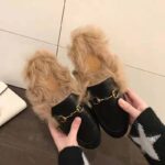 Gucci Men Princetown Leather Slipper with Lamb Wool-Black - Imagen 6