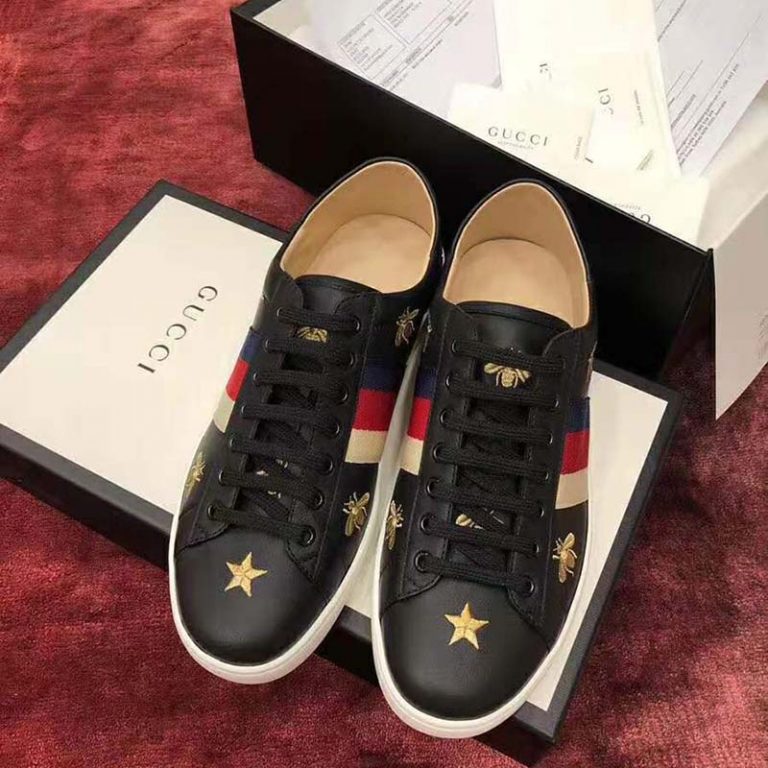 gucci ace embroidered bee leather sneaker