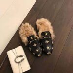 Gucci Unisex Princetown Embroidered Leather Slipper with Bees and Stars in Lamb Wool-Black - Imagen 4