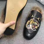 Gucci Unisex Princetown Slipper with Tiger in Lamb Wool-Black - Image 9